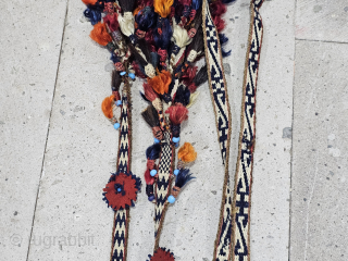 A sash that women tie around their waists in Anatolia.
It is estimated to be around 1880.
Length:350 cm                