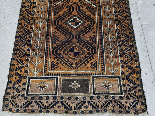 Antique Afghan Sistan Baluch prayer rug.
Size:135x88 cm
Please contac us
salaberina@gmail.com                        