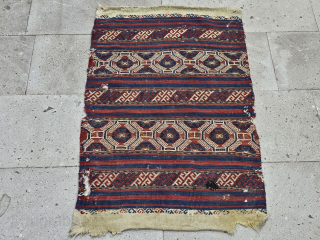 Antique Anatolian Bergama small kilim
Size:98*64 cm
Free shipping                          