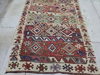 Anatolian Konya Alibeyhöyügü Kilim
est. 19 century.
Size:270x120
                           
