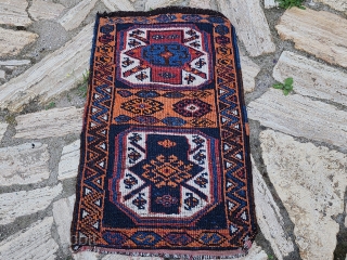 Antique Anatolian Kurdish yastık
Size:82x50 cm                            