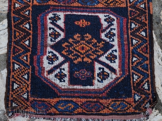 Antique Anatolian Kurdish yastık
Size:82x50 cm                            