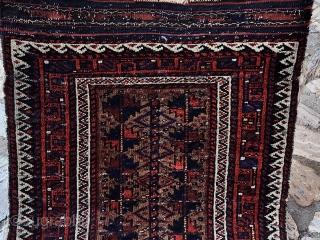 Antique Beluc rug
Size=100x64 cm
Please send to email directly
salaberina@gmail.com                         