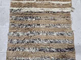 late 19th century Anatolian Karapınar Tulu Rug
Size:187x90 cm
Please contact salaberina@gmail.com                       