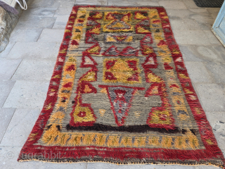 Anatolian Tulle Angoru rug with primitive motifs
Size:230x127 cm
Please contact salaberina@gmail.com