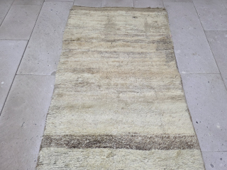 1920s Karapınar Tulu Rug Made from White and Natural Sheep Wool.
Size:195x92 cm
Email:salaberina@gmail.com                     