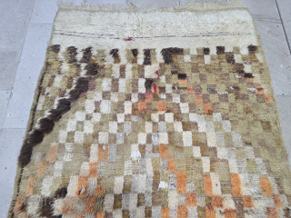 A different design Anatolian Niğde Koyunlu Village Shepherd rug
Size:4.0x8'10 ft 270x123 cm
Please Email:salaberinaQgmail.com                    