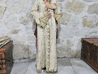 Antique Ottoman Turkish dress
Hereke fabric and silk embroidery. Magnificent Dress
Size:132x50 cm
salaberina@gmail.com                      