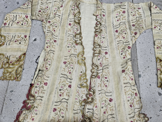 Antique Ottoman Turkish dress
Hereke fabric and silk embroidery. Magnificent Dress
Size:132x50 cm
salaberina@gmail.com                      