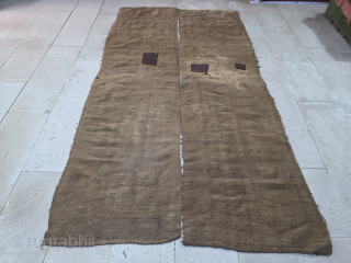 An interesting Anatolian Karapınar Shepherd's Twill from the early 1900s, woven in 2 pieces, which can be joined if you wish.
Size 230x135 cm          