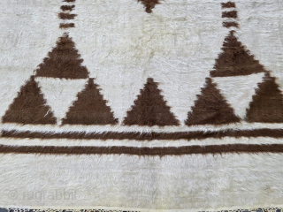 Angora Anatolian Siirt kilim.
Size:240*142 cm
Please contact salaberina@gmail.com                          