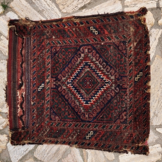Antique Baluch bag
size:84x76cm                              