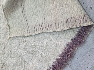 Central Anatolian Angora rug
Angora tulle carpet from the 1920s
Size:210x110 cm