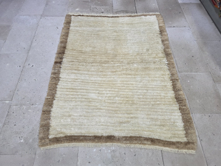 ANGORA WOOL ANATOLİAN KARAPINAR TULU RUG
Size:160x120 cm
Please contact us via email.salaberina@gmail.com                      