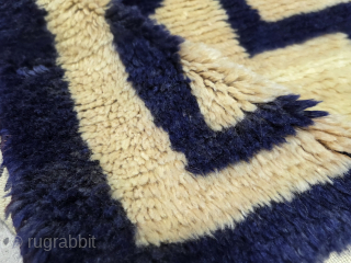 Anatolian KONYA BACALI TULLE RUG
WOOL AND ANGORA
ANGORA WOOL ANATOLİAN KARAPINAR TULU RUG
Size:150X113 cm
Please contact us via email.salaberina@gmail.com                