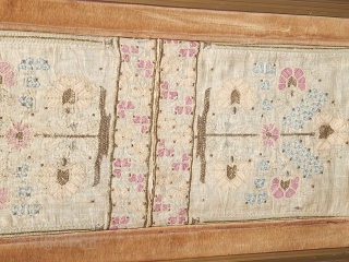 Antique Anatolian Hand-knitted fabric in a frame.
Size:60x27 cm                         