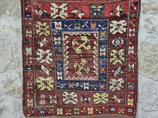 Antique Western Anatolian BERGAMA RUG
Size:120x96 cm(3'1x4'0 ft)
Email:salaberina@gmail.com                          
