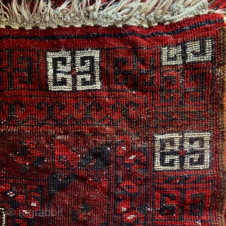 Antique Turkmen rug, 220x165cm, great saturated, glowing colours, glossy wool, warps and selvedges goat hair. In need for a stretching, otherwise very good condition, good pile Last picture is taken in sunlight.
Please  ...