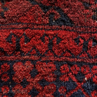 Antique Turkmen rug, 220x165cm, great saturated, glowing colours, glossy wool, warps and selvedges goat hair. In need for a stretching, otherwise very good condition, good pile Last picture is taken in sunlight.
Please  ...