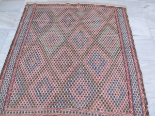 Trompe l'oeil, anybody ? Rare flatweave  1900 or earlier, Shahsavan , ground out of hand spun cotton ,brocading in wool. 161-173 cm , good condition.       