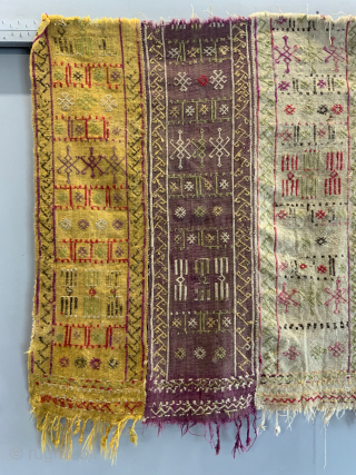 Anatolian antique Kurdish tent divide panel 139 x 95 cm // 4ft 5" x 3ft 2"

This little gem is remaining part of what was once a long panel of approx 4m+ long.  ...