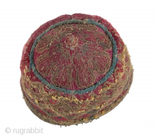 hat from central asia - 1900s - 93670
almost
51,50 cm = 20,28" = circumference
16,00 cm = 6,30" = height               