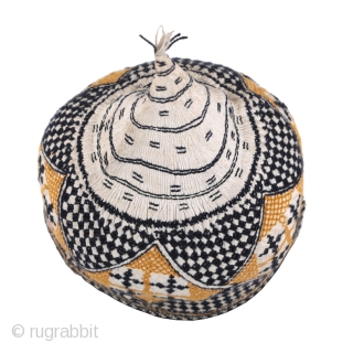 hat from western anatolia 1940s - 34670
almost
circumference = 48.00 cm = 18.90"
height = 24.00 cm = 9.45"                