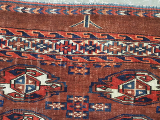 Antique Yomut Turkmen 16 gul chuval face with superb colour.
Size: 3ft 7in x 2ft 6in (110 x 76cm).
Circa 1880.
The chuval face is very well drawn with 16 Yomut chuval guls, the minor ...