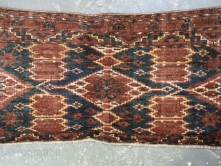 Antique Ersari Beshir Turkmen torba of classic ikat design.
Size: 4ft 6in x 1ft 6in (137 x 46cm)
Circa 1890.

A good example of Beshir weaving, a classic Beshir ikat design with soft smoked earth  ...