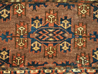 Antique Yomut Turkmen torba with well drawn 'kepse' gul design.
Circa 1890.
Size: 3ft 3in x 1ft 1in (99 x 34cm).
These torba were used to decorate the side of a camel during a Turkmen ...