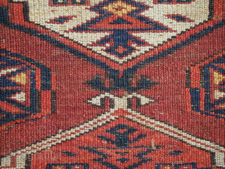 Antique Ersari Turkmen torba of scarce design, with a variation of the Chodor 'ertum' gul design to the central panel. Torba are shallow wall bags used mainly in tents or yurts for ...