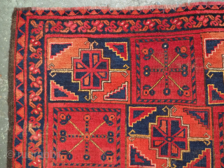 Antique Ersari Turkmen fragment of a carpet, with interesting boxed design.
Circa 1900.
Size: 3ft 3in x 2ft 7in (100 x 79cm).
A interesting small fragment from an Ersari Turkmen carpet of scarce 'boxed' design.
The ...