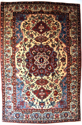 A pair of very fine Persian Baktiari rugs, very decorative with unusually soft dyes on rare ivory ground. Excellent original condition, very clean and floor ready. First quarter 20th century. 216x137cm  