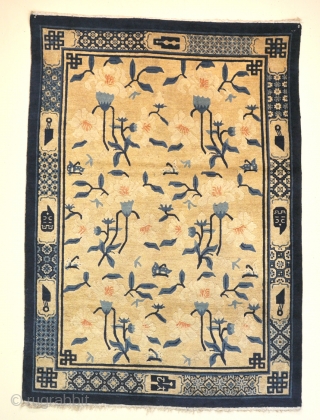 Very pretty Peking rug in near full pile. Circa 1900.178x126                       