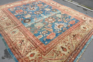 An antique Ziegler carpet with beautiful colours in untouched condition, no repairs, deep cleaned and floor ready. Late 19th century. Fresh find in extraordinary condition. One of the best I've ever had.  ...