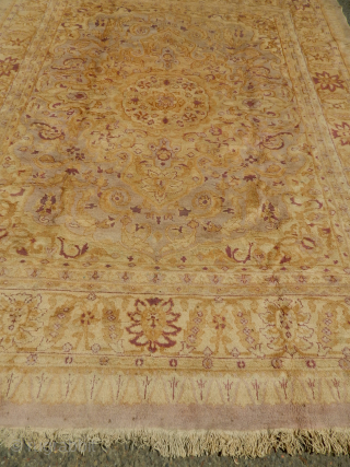 Amritsar Carpet  Excellent condition,  nothing is  wrong  with it, late 19th century  ; 11'7"  x  8'6"  Please reply to my email:  
takhtabzaar@me.com   ...