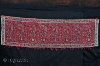 Kashmir shawl fragment. 33 X 108 cms.                          