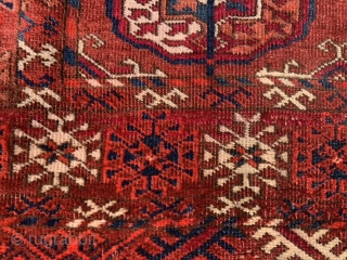 Tekke Turkoman, late 19th century, 3-7 x 5-5 (109 x 165), rug was hand washed, even low, floppy handle, 2 worn spots to fountain, 
Plus shipping.       
