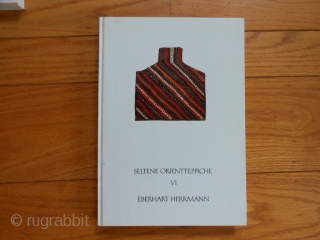 5 Oriental Rug Books:

Oriental Rugs vol.1 Caucasian, Bennett, 1981, very good condition, dust jacket, hard cover.

Aus der Welt des Kilim, Galerie Sailer, 1984, very good condition, hard cover, German/English.

Seltene Orientteppiche vol 6,  ...