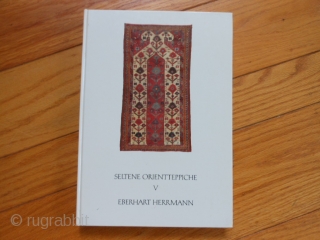 5 Oriental Rug Books:

Oriental Rugs vol.1 Caucasian, Bennett, 1981, very good condition, dust jacket, hard cover.

Aus der Welt des Kilim, Galerie Sailer, 1984, very good condition, hard cover, German/English.

Seltene Orientteppiche vol 6,  ...
