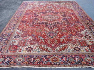 Persian Heriz, circa 1920, 9-9 x 12-7 (2.97 x 3.84), very good condition, original edges and ends, ends have been overcast, rug is clean, great size - small 10 x 13, good  ...