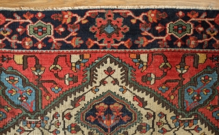 Malayer rug. Early 20th century. Great colors and sweet size.  Excellent composition. 
 Selvedges replaced. 99 x 157 cm             