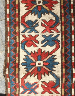 Kasim Ushak rug, 19th century. Fabulous design articulation. Good age and condition. All good colors. 167 x 257 cm              