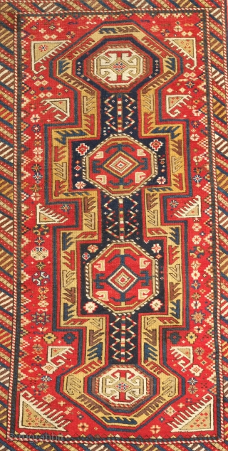Shirvan pole medallion rug, 19th century. Fine weave. Excellent colors. A sharp rug in excellent condition. 102 x 151 cm.             