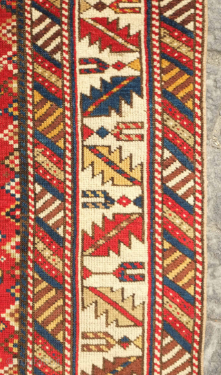 Shirvan pole medallion rug, 19th century. Fine weave. Excellent colors. A sharp rug in excellent condition. 102 x 151 cm.             
