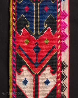 Lakai cross stitch embroidered silk belt in palmette motifs, 19th century. Excellent colors and condition including a beautiful and vibrant lime green.  7 x 101 cm. Contact danauger@tribalgardenrugs.com 7 x 101  ...