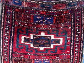 Complete Northwest Persian Kurdish heybe with Memling gul design, early 20th century, beautiful condition, all dyes appear natural.  Please ask for additional photos if needed.       