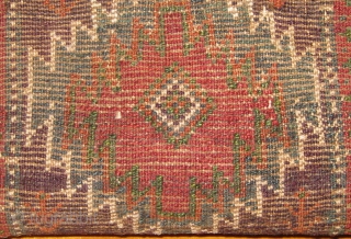 Wonderful small Baluch chanteh, 19th century, in beautiful condition, with original ends and sides.  All dyes natural including desirable green.  Roughly 10" by 17".  Please ask for more photos 