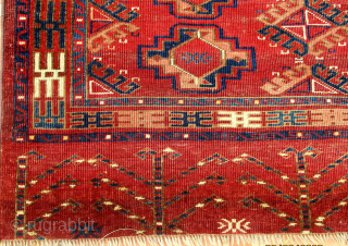 TURKOMAN YAMUT TENT BAG. A really unusual bag face with rich colours. The use of the "drynak" gul as the secondary design is rare. This is more usual to be found in ...