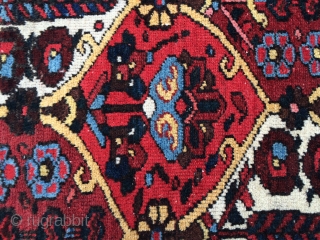 Persian Bakhtiari rug (1940s) from Chahar Mahal region. wool on cotton. nice pile and all good dyes. it measures 6'9" x 5'2"           